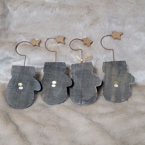 Set OF 4 LTD WOODEN COUNTRY MITTEN ORNAMENTS - Picture 7 of 8